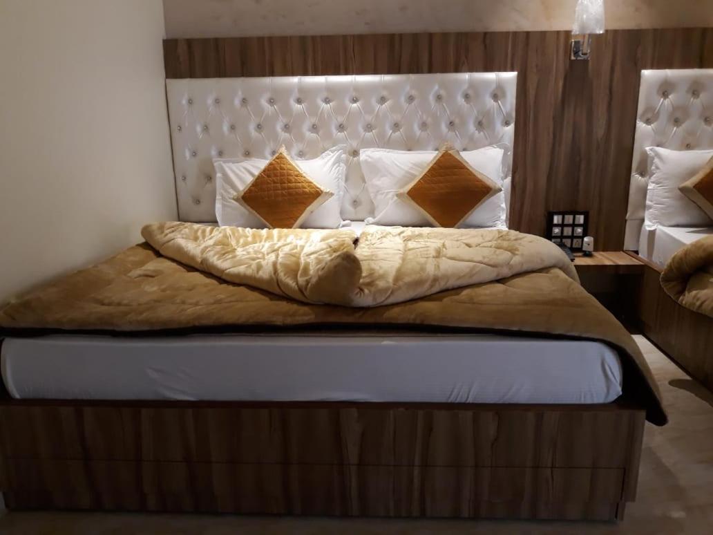 Hari Niwas - A Boutique Garden Resort Ābu Exteriör bild