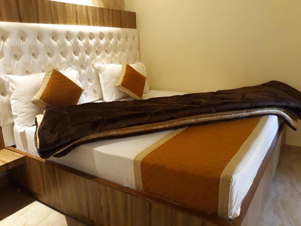 Hari Niwas - A Boutique Garden Resort Ābu Exteriör bild