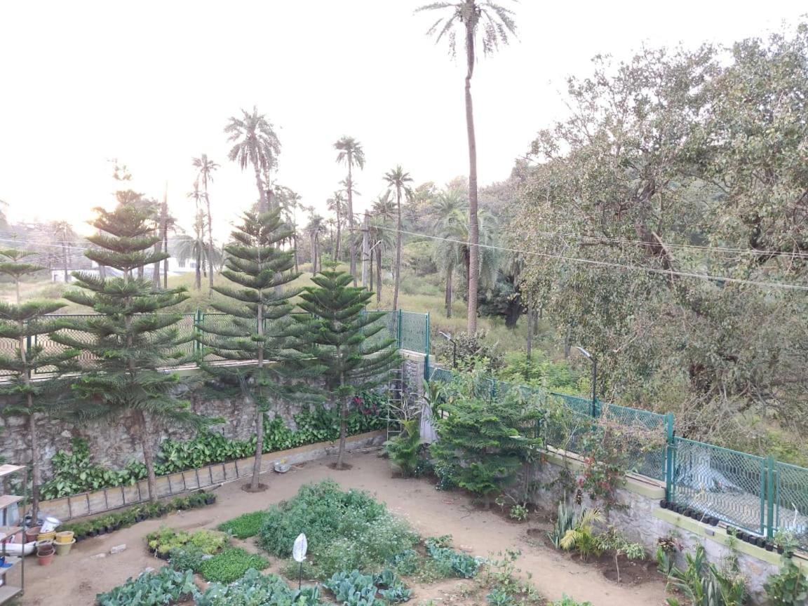Hari Niwas - A Boutique Garden Resort Ābu Exteriör bild