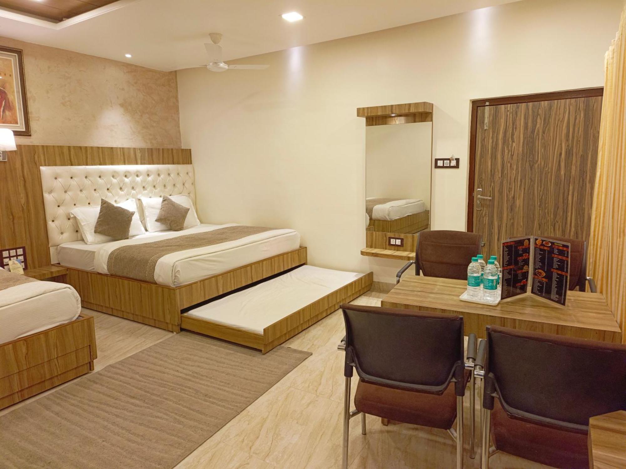 Hari Niwas - A Boutique Garden Resort Ābu Exteriör bild