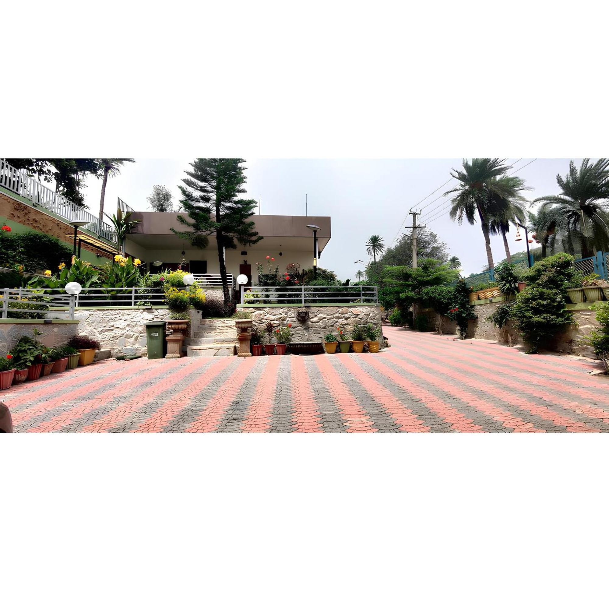 Hari Niwas - A Boutique Garden Resort Ābu Exteriör bild