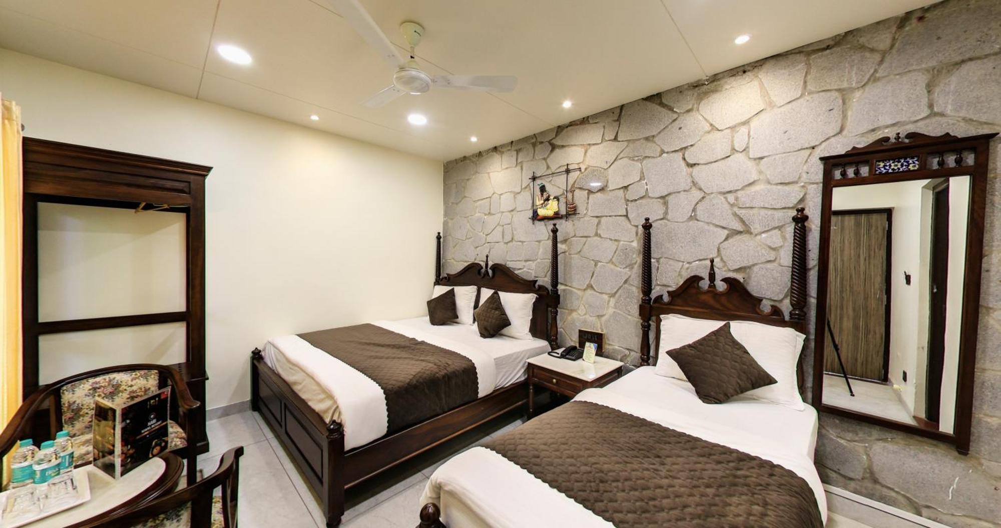 Hari Niwas - A Boutique Garden Resort Ābu Exteriör bild