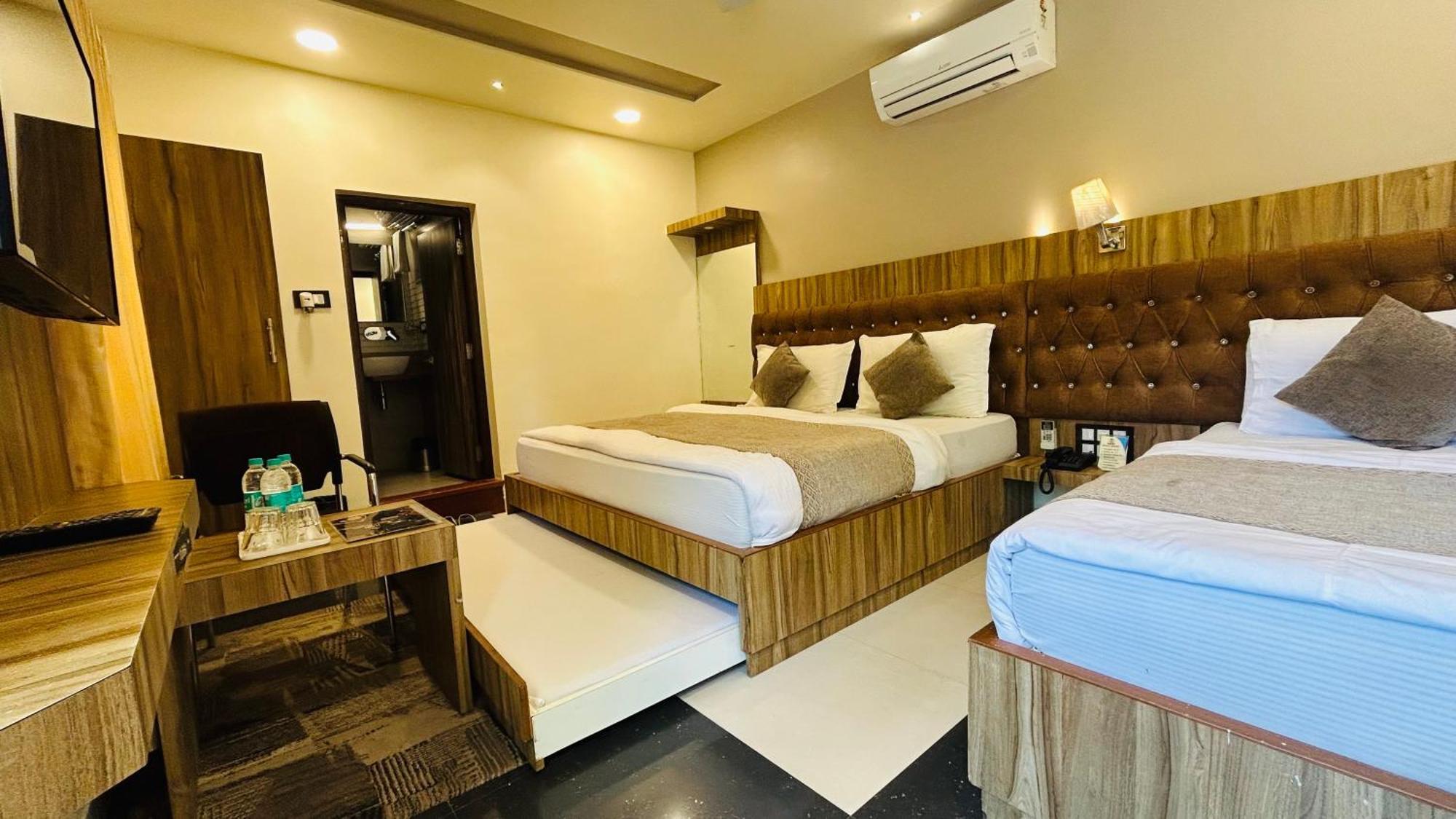 Hari Niwas - A Boutique Garden Resort Ābu Exteriör bild
