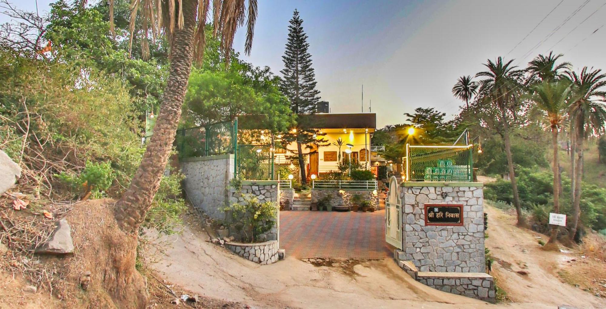 Hari Niwas - A Boutique Garden Resort Ābu Exteriör bild