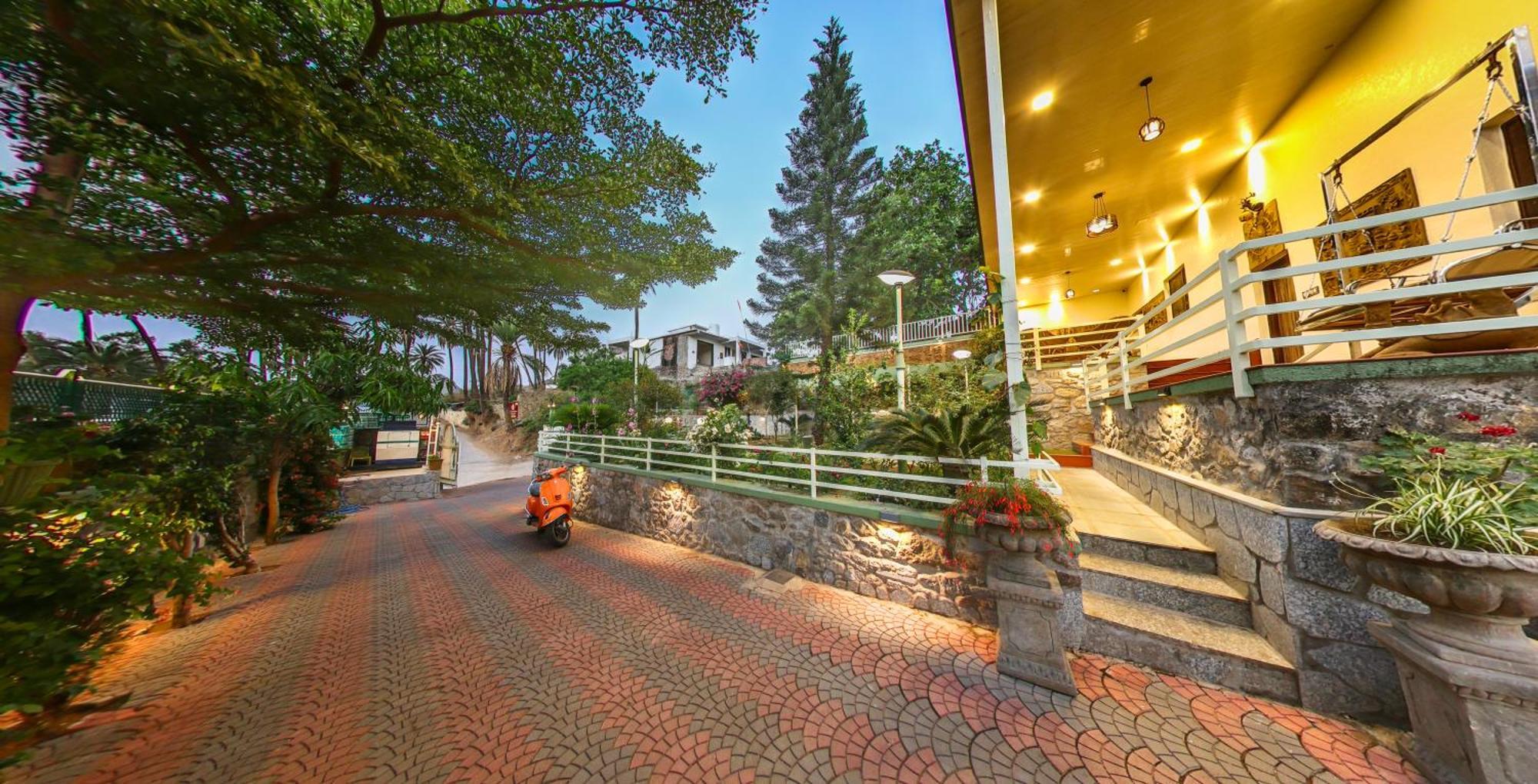 Hari Niwas - A Boutique Garden Resort Ābu Exteriör bild