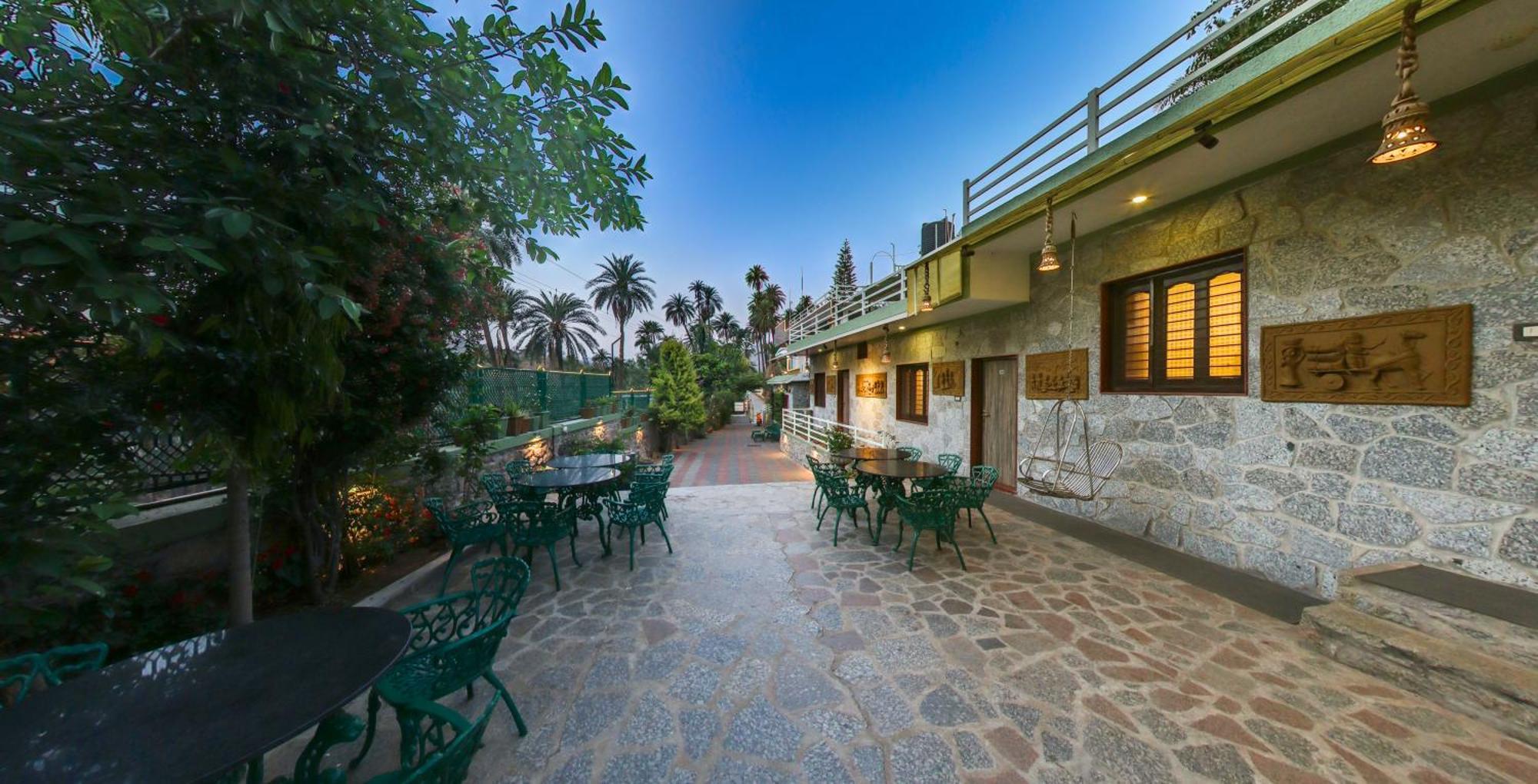 Hari Niwas - A Boutique Garden Resort Ābu Exteriör bild