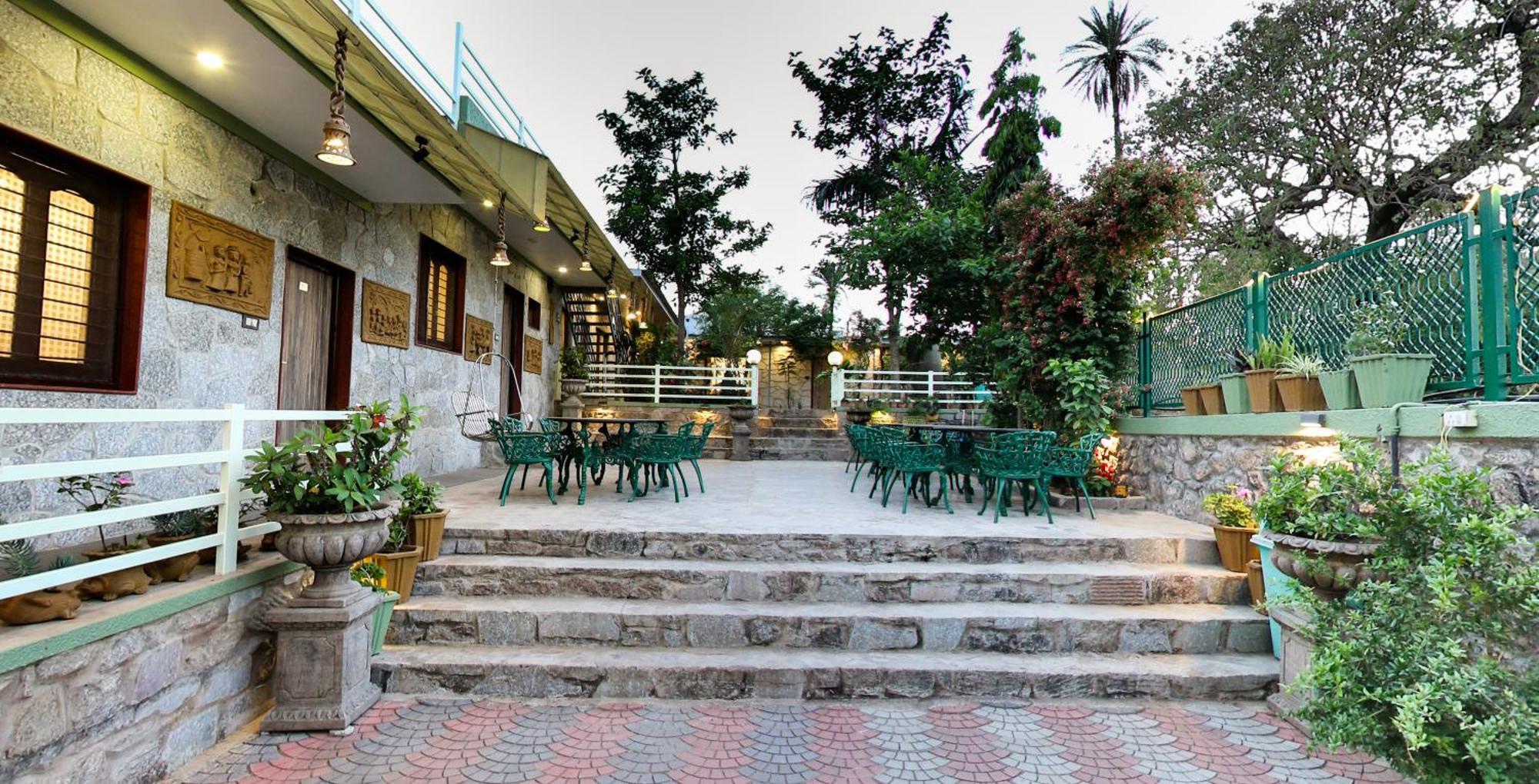 Hari Niwas - A Boutique Garden Resort Ābu Exteriör bild